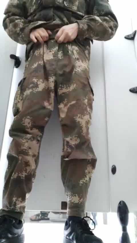 美女扒开胸罩给男人吃奶-琪琪电影免费国语